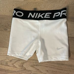 New without tags Nike pro white kids